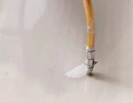 浏阳瓷砖空鼓维修公司专业解答在瓷砖铺贴过程中，如果使用的砂料过粗（如全部使用了粗砂），可能会导致以下问题